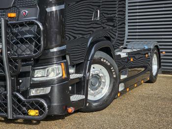 S520 V8 4x2 / FULL AIR / RETARDER / PARKING COOLER
